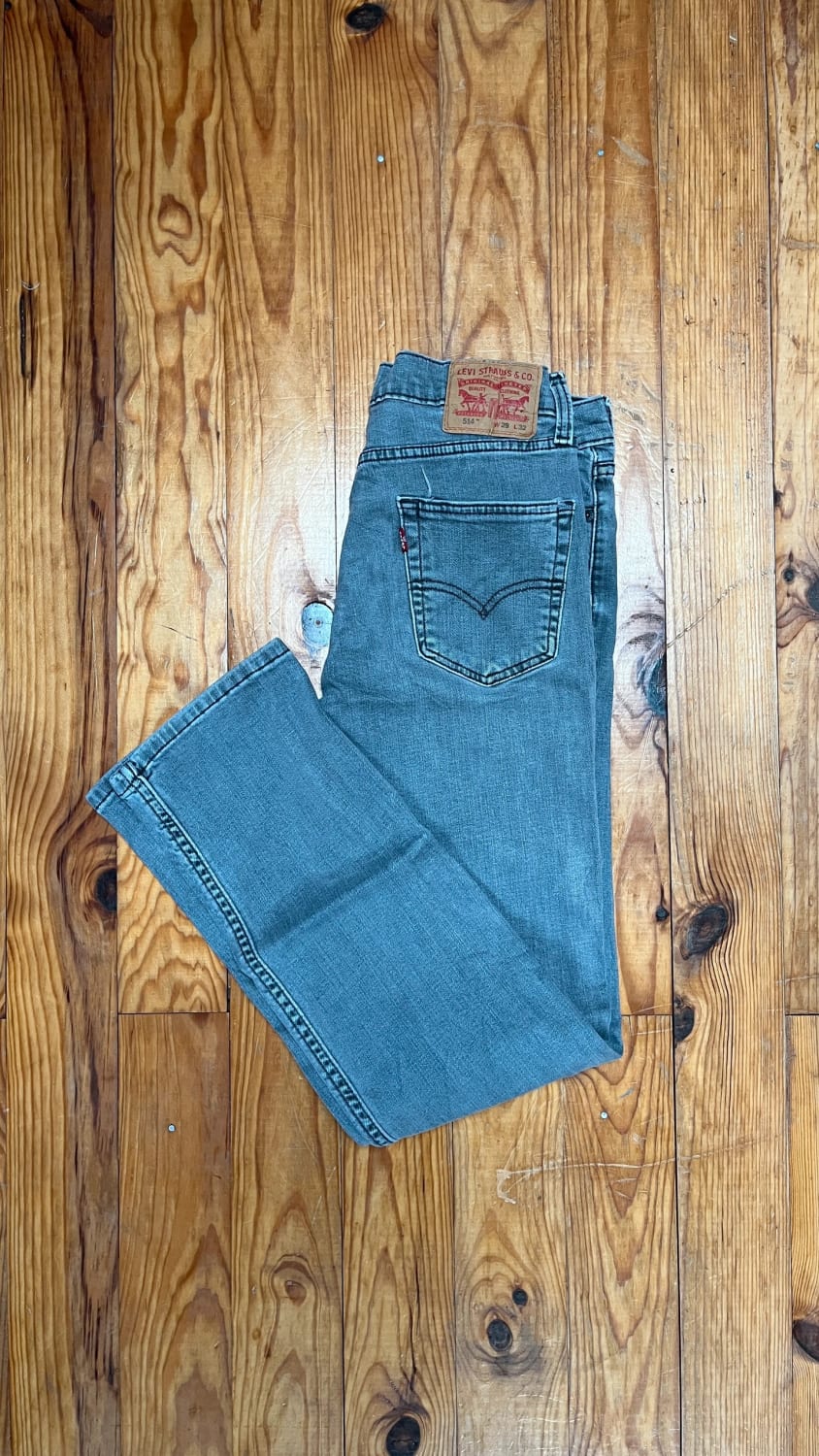 đź›’Jean Levi's 514 W29 L32đź›’