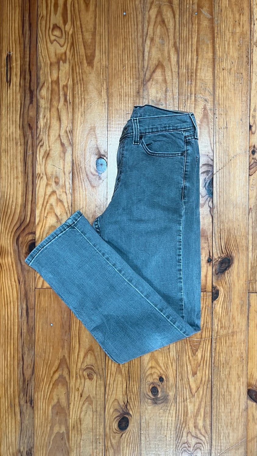 đź›’Jean Levi's 514 W29 L32đź›’