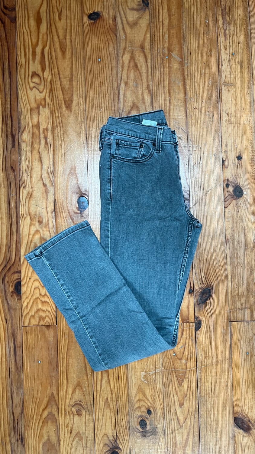 đź›’Jean Levi's 514 W29 L32đź›’