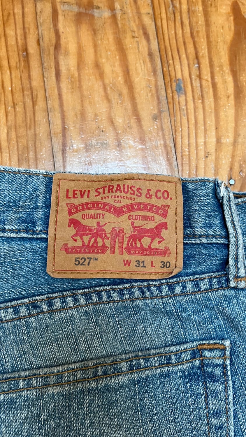 đź›’Jean Levi's 527 W31 L30đź›’