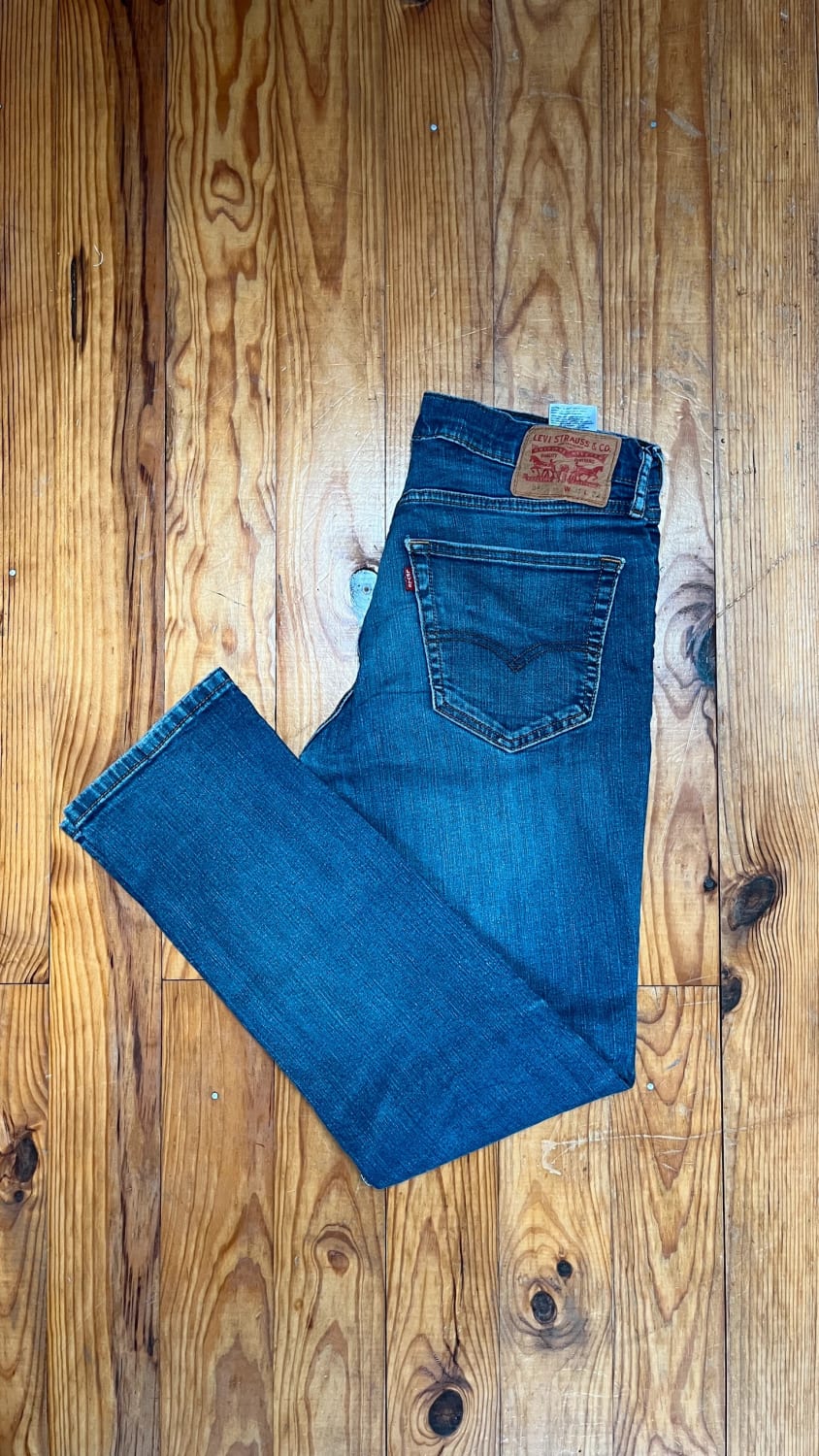 đź›’Jean Levi's 541 W31 L32đź›’