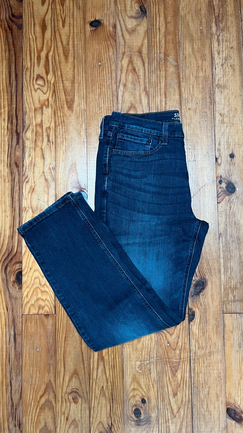 đź›’Jean Levi's W34 L32đź›’