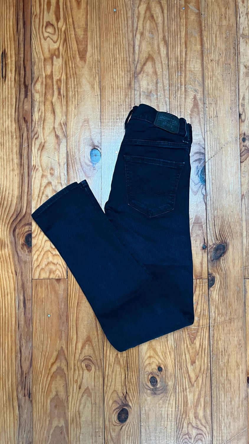 đź›’Jean Levi's W29 L32đź›’
