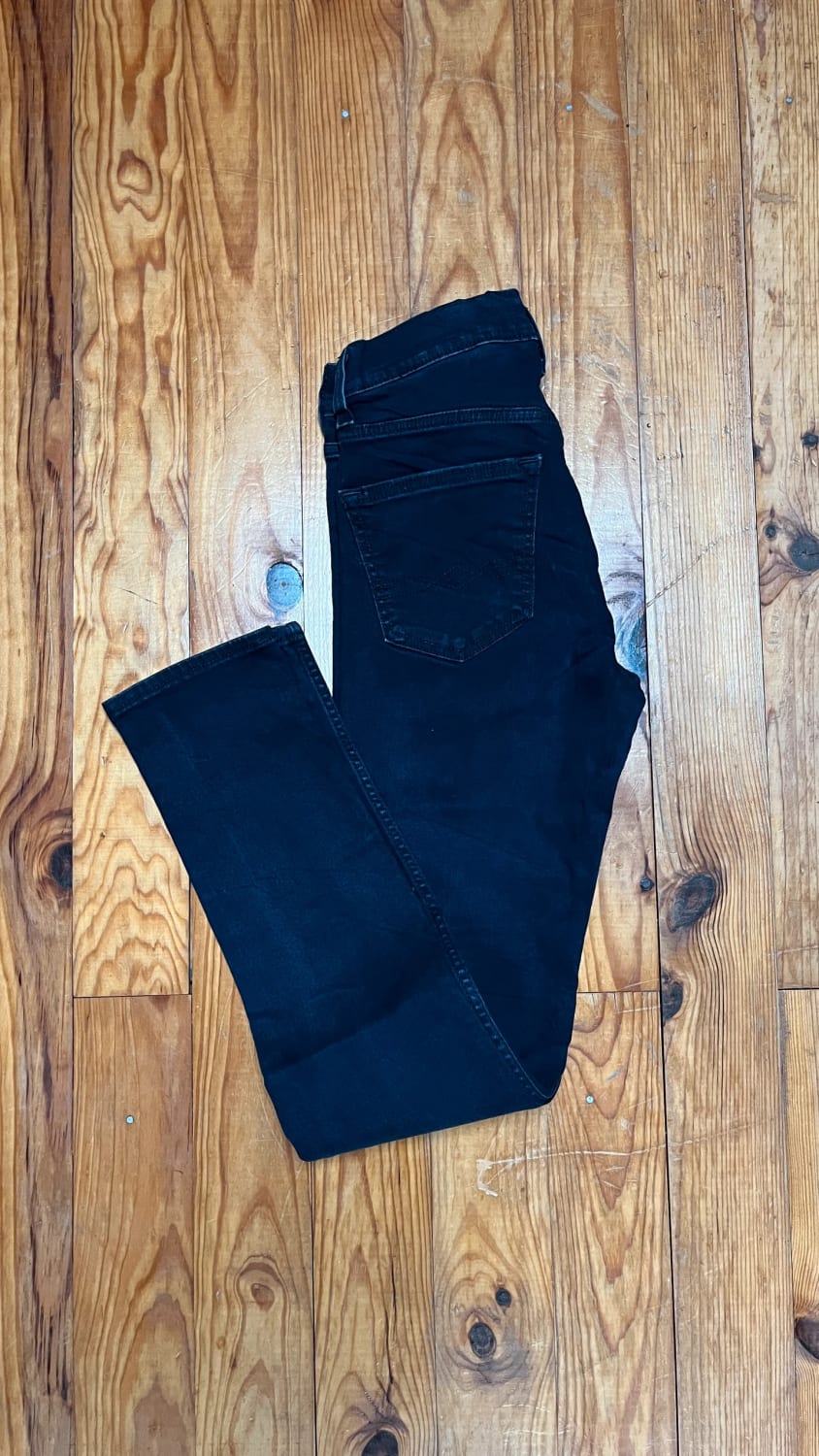 đź›’Jean Levi's W29 L32đź›’