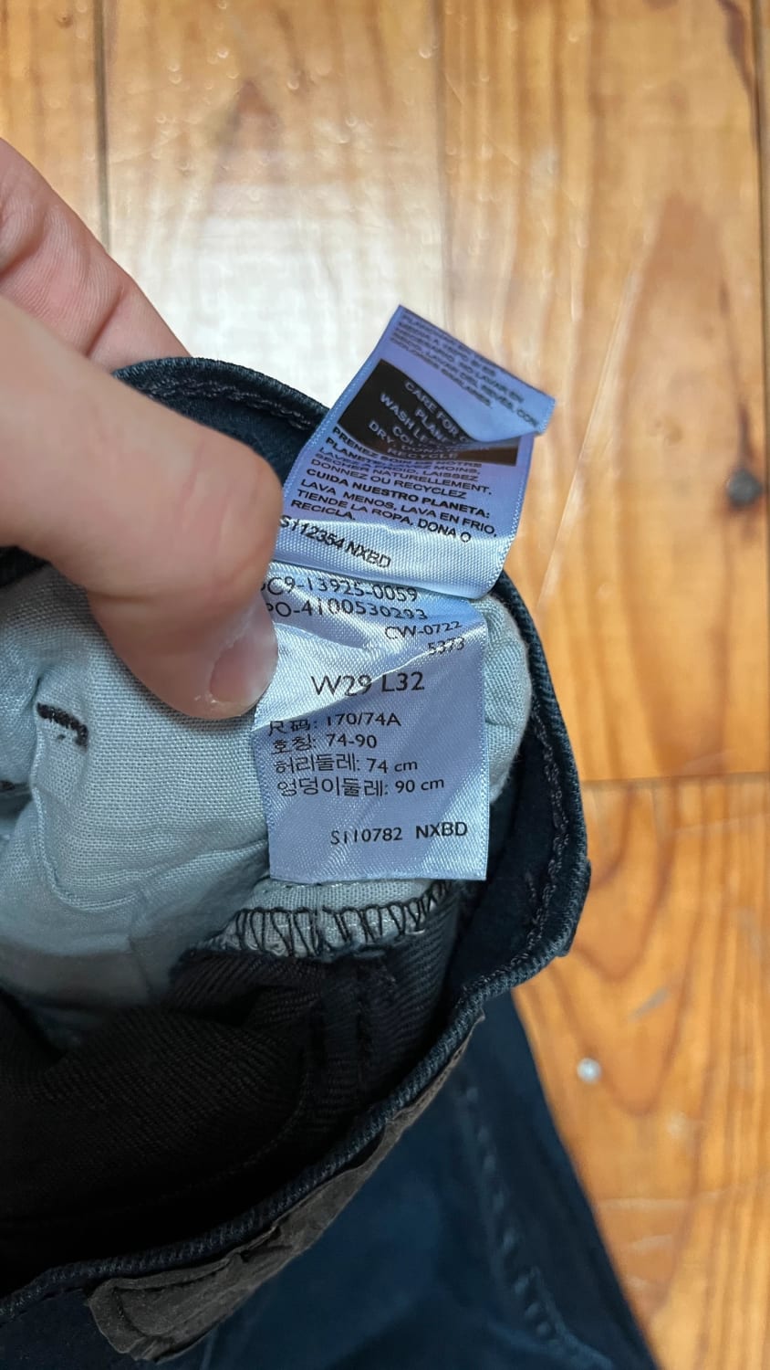 đź›’Jean Levi's W29 L32đź›’