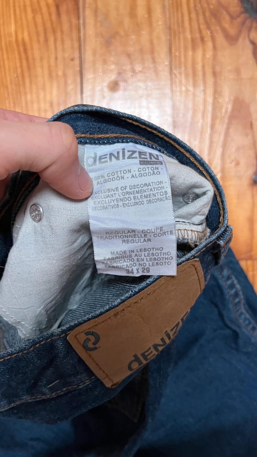 đź›’Jean Levi's W34 L29đź›’
