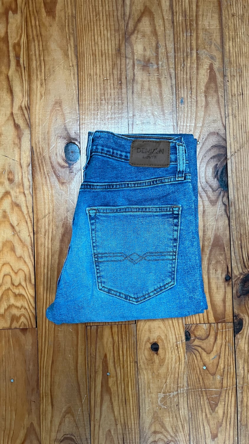 đź›’Jean Levi's W31 L30đź›’