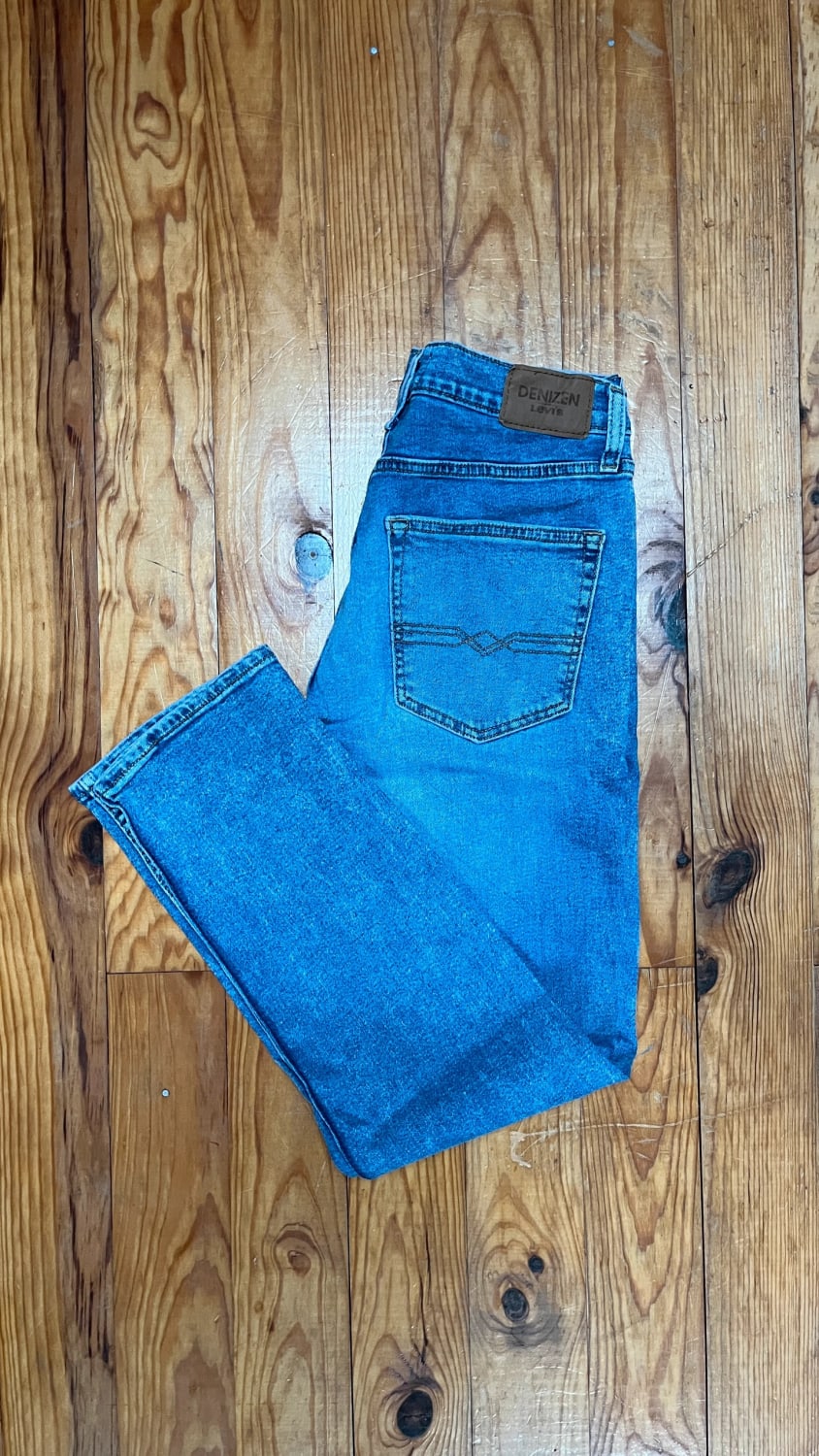 đź›’Jean Levi's W31 L30đź›’