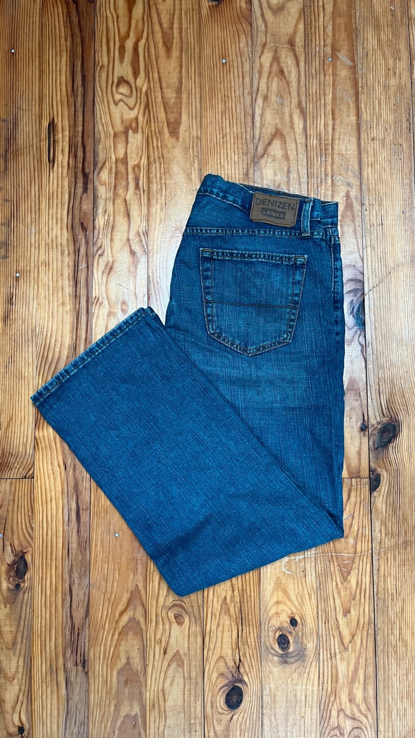 đź›’Jean Levi's W36 L32đź›’
