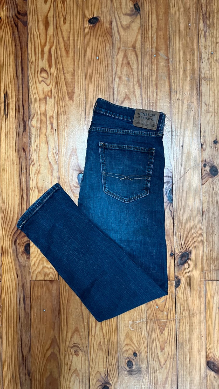 đź›’Jean Levi's W36 L32đź›’