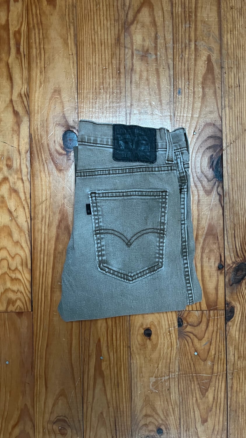 đź›’Jean Levi's W29 L32đź›’
