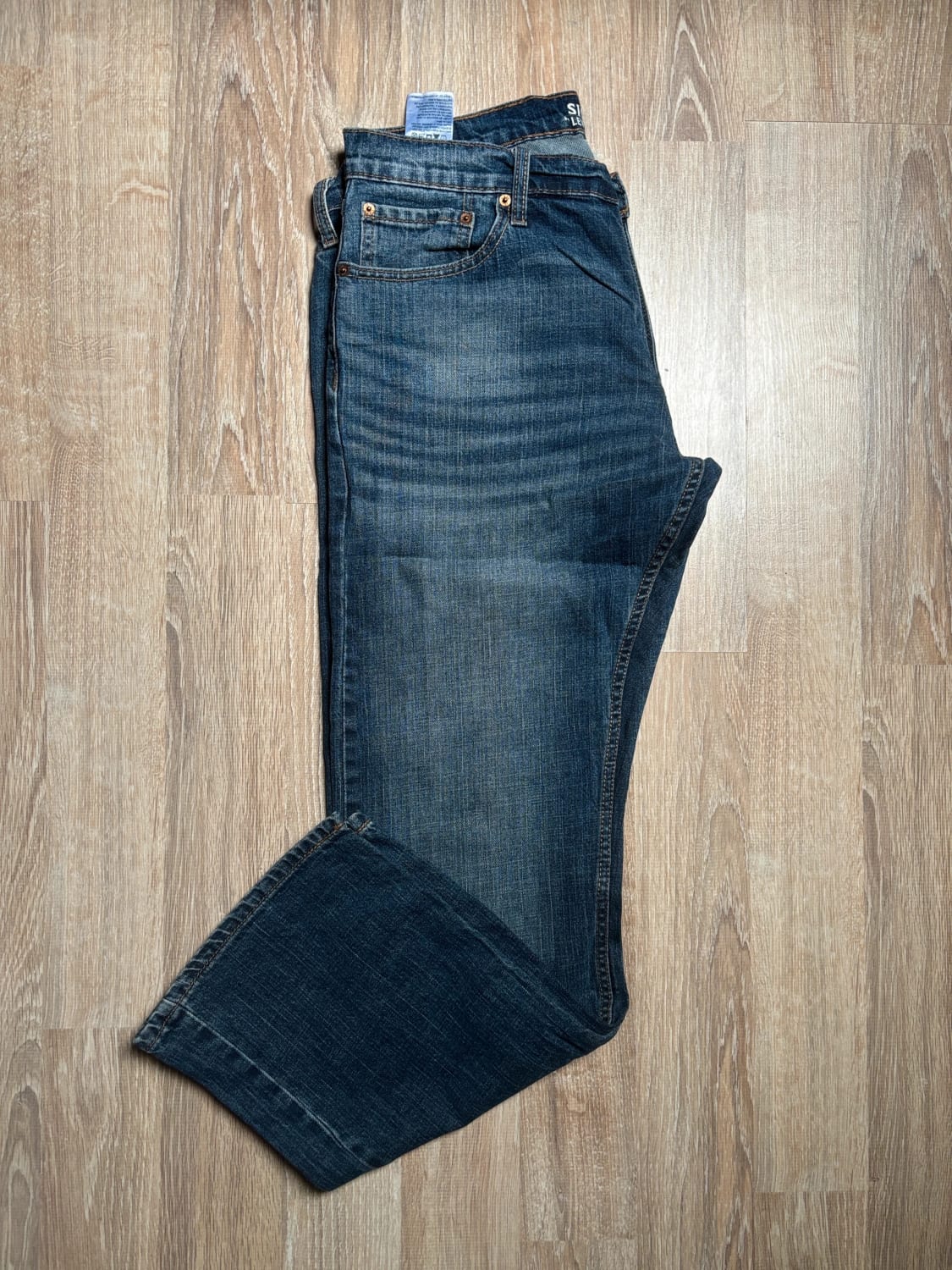 đź›’Jean Levi's W36 L32đź›’