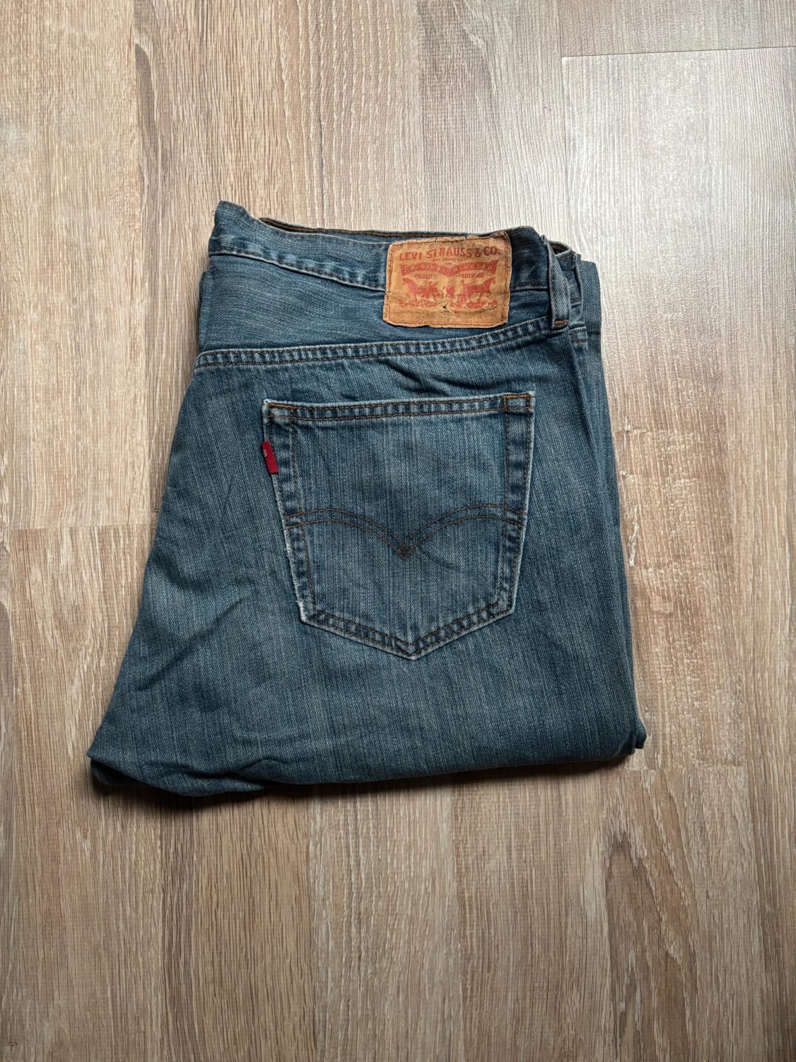 đź›’Jean Levi's W36 L30đź›’