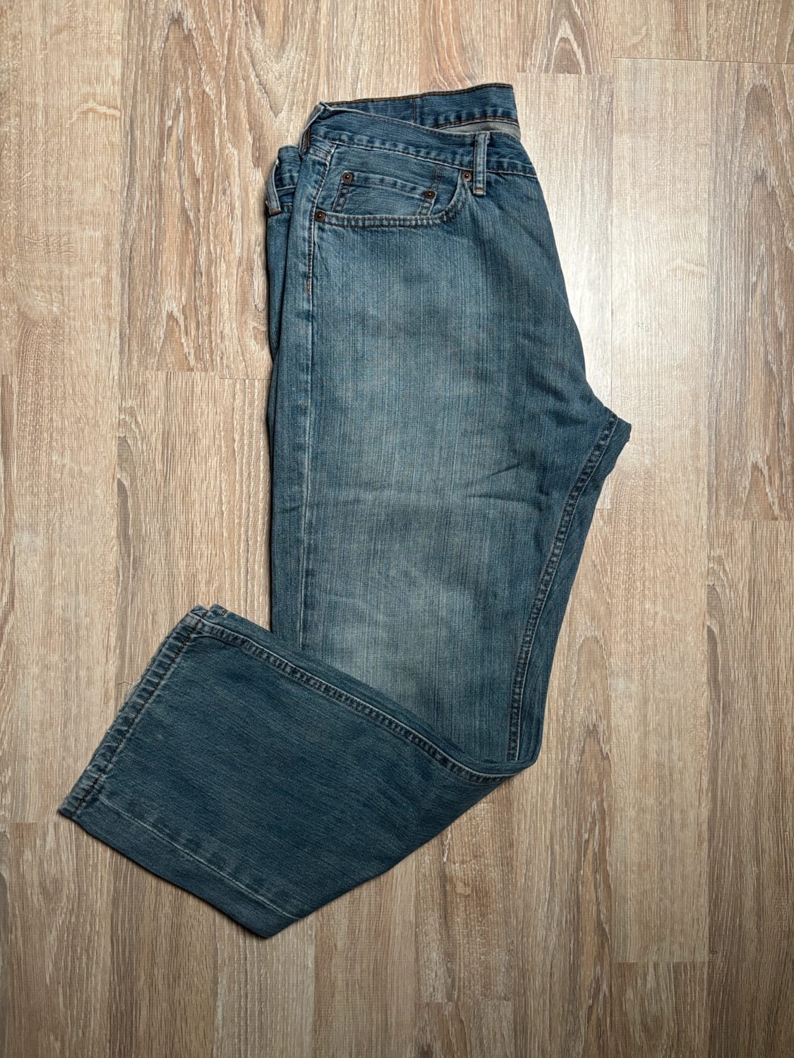 đź›’Jean Levi's W36 L30đź›’