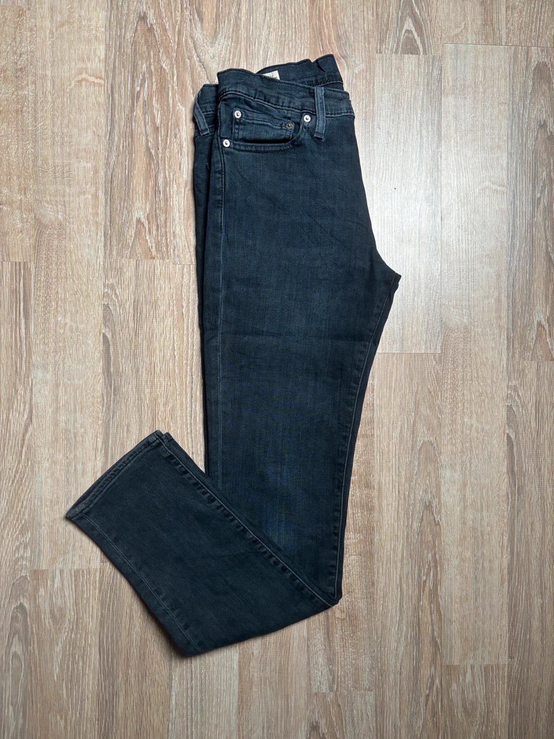 đź›’Jean Levi's W33 L32đź›’