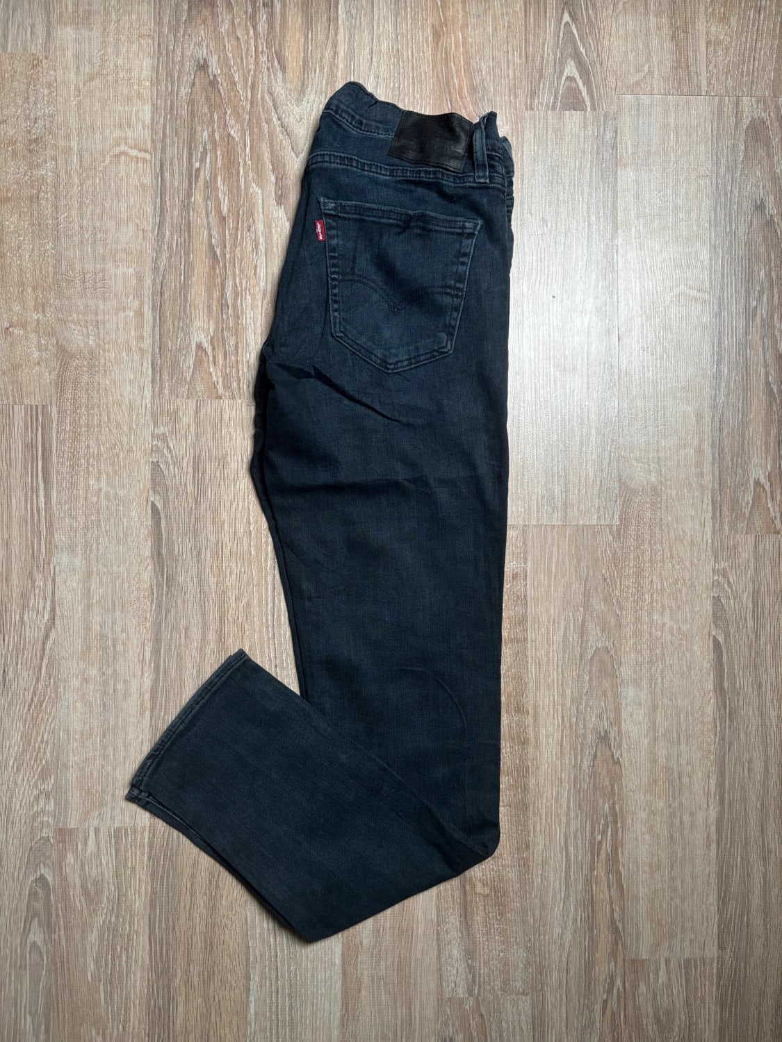 đź›’Jean Levi's W33 L32đź›’