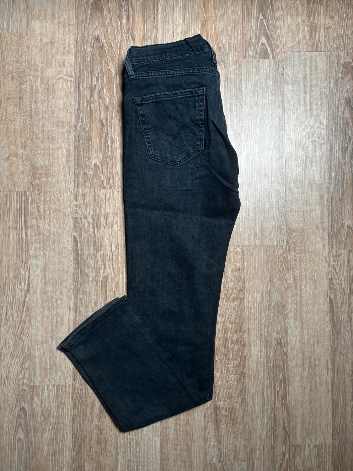đź›’Jean Levi's W33 L32đź›’