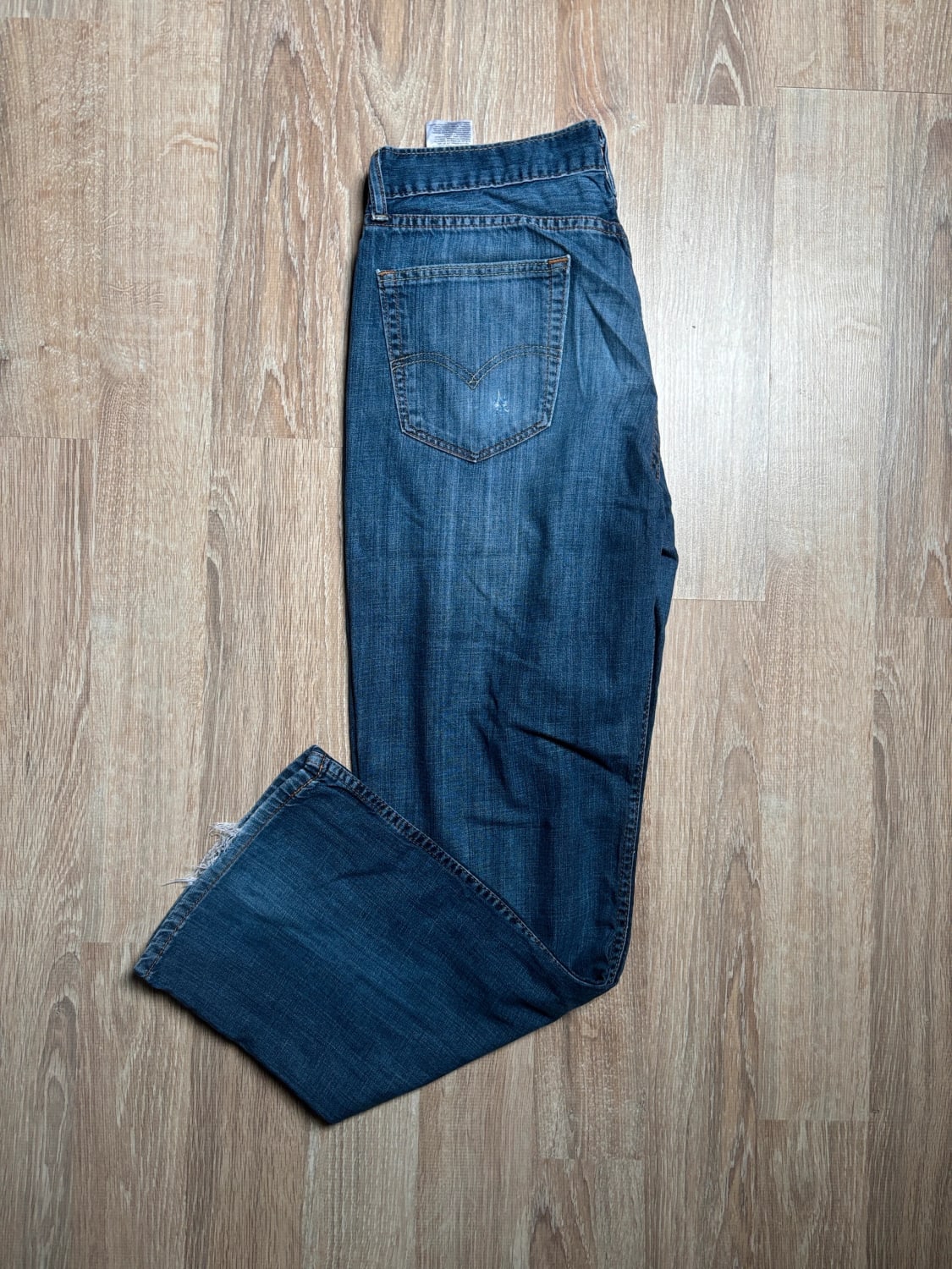 đź›’Jean Levi's W34 L30đź›’