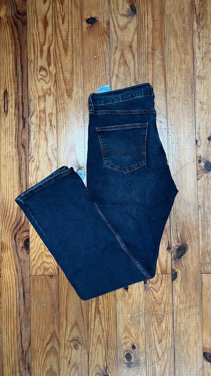 đź›’Jean Levi's W34 L32đź›’
