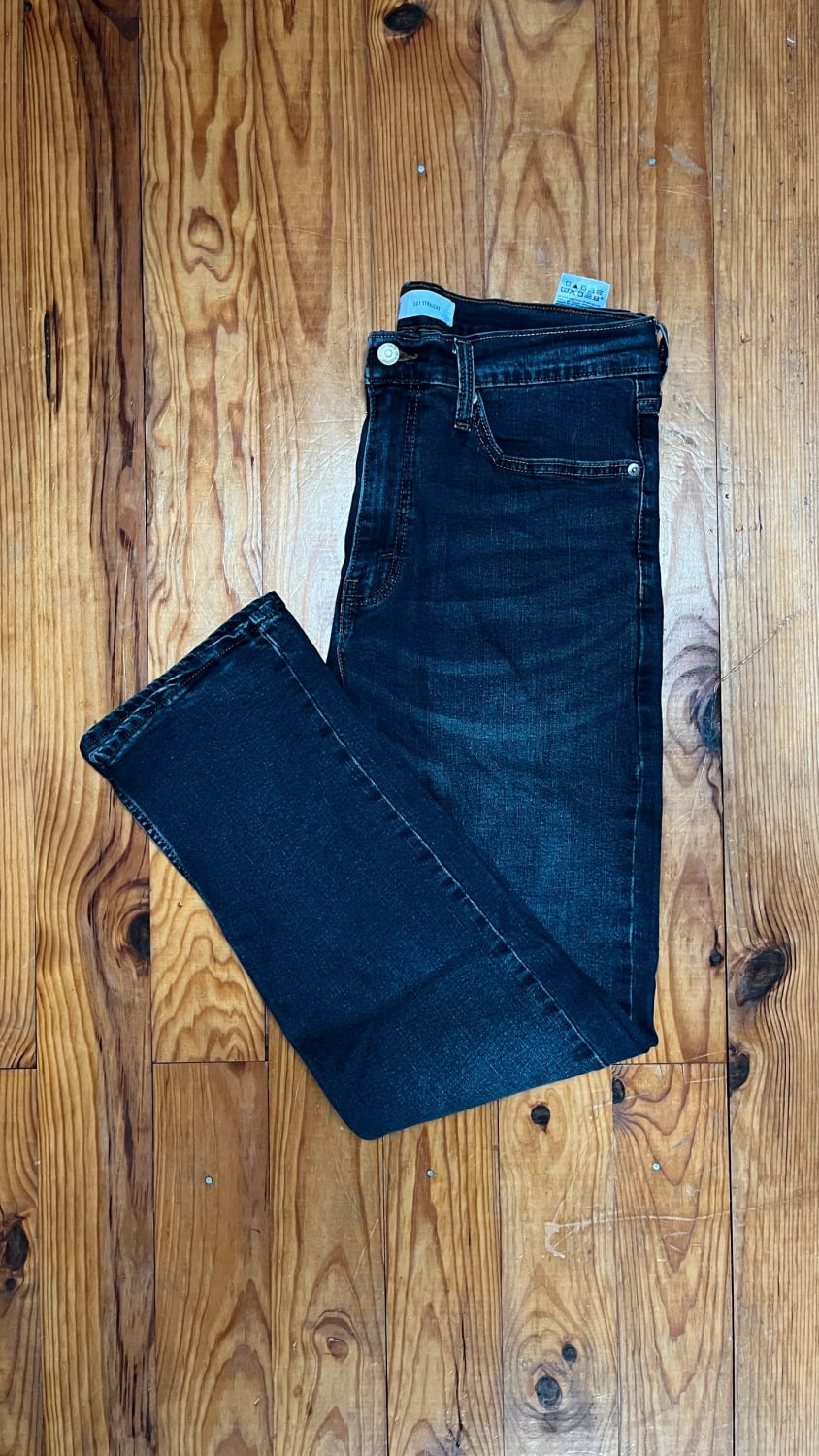 đź›’Jean Levi's W34 L32đź›’
