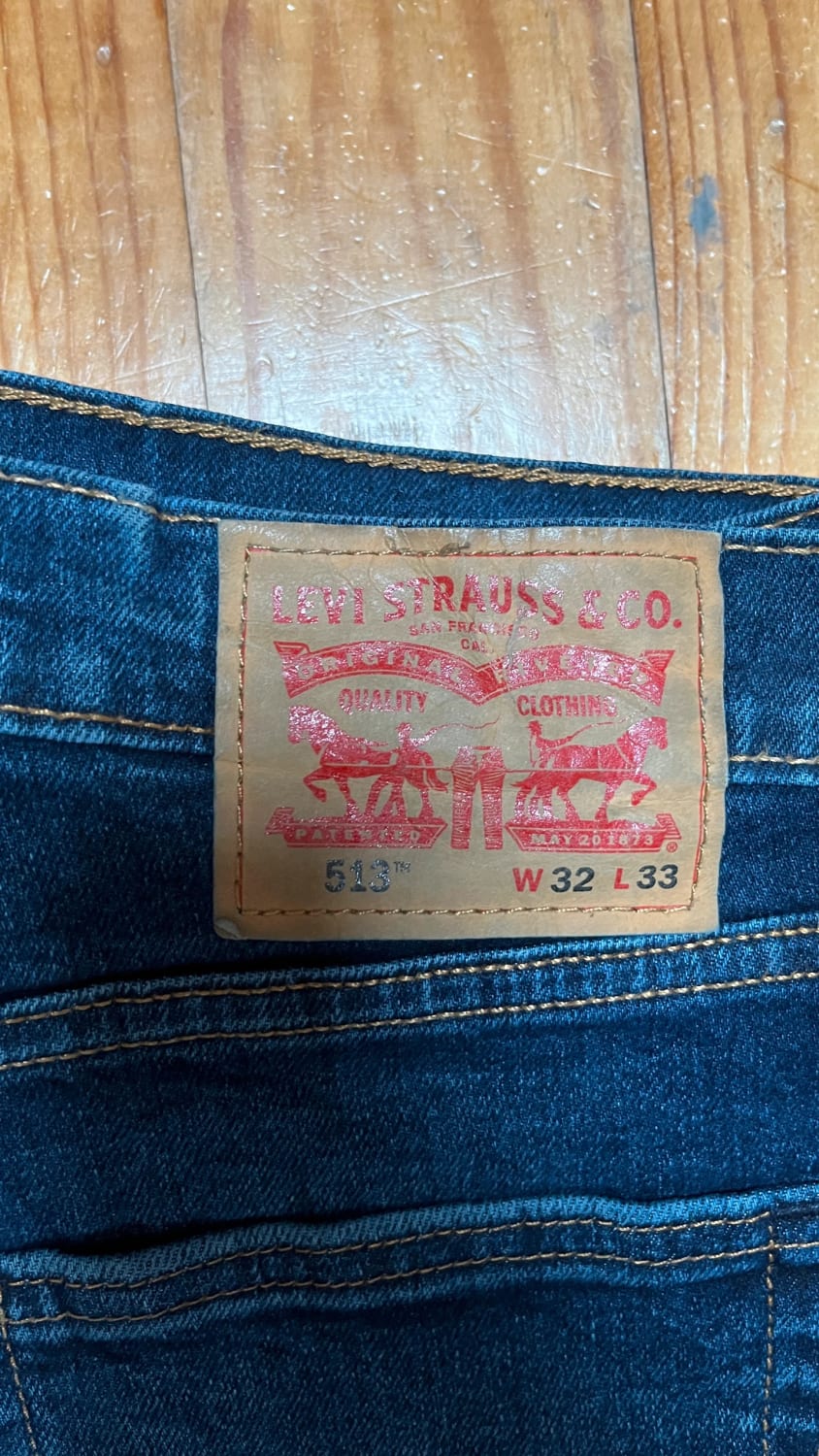 đź›’Jean Levi's 513 W32 L33đź›’