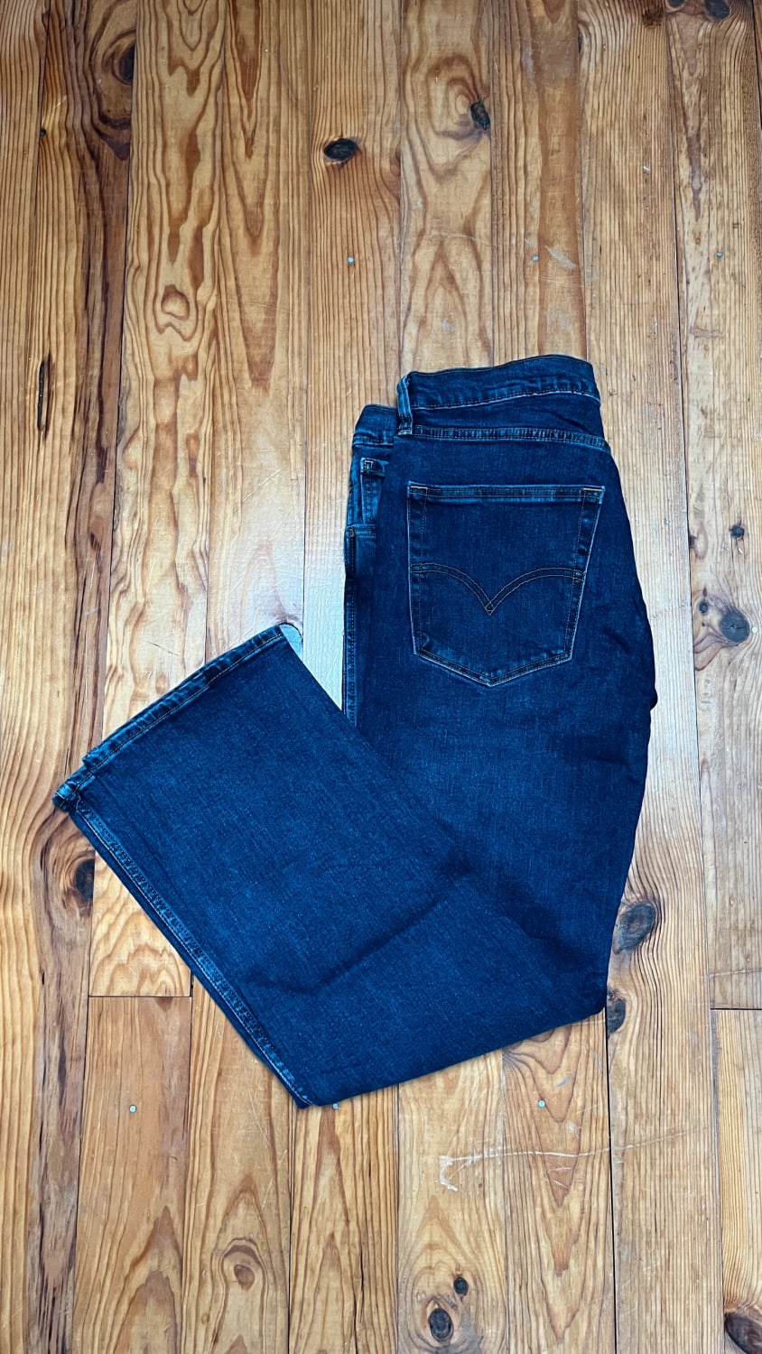 đź›’Jean Levi's W34 L30đź›’