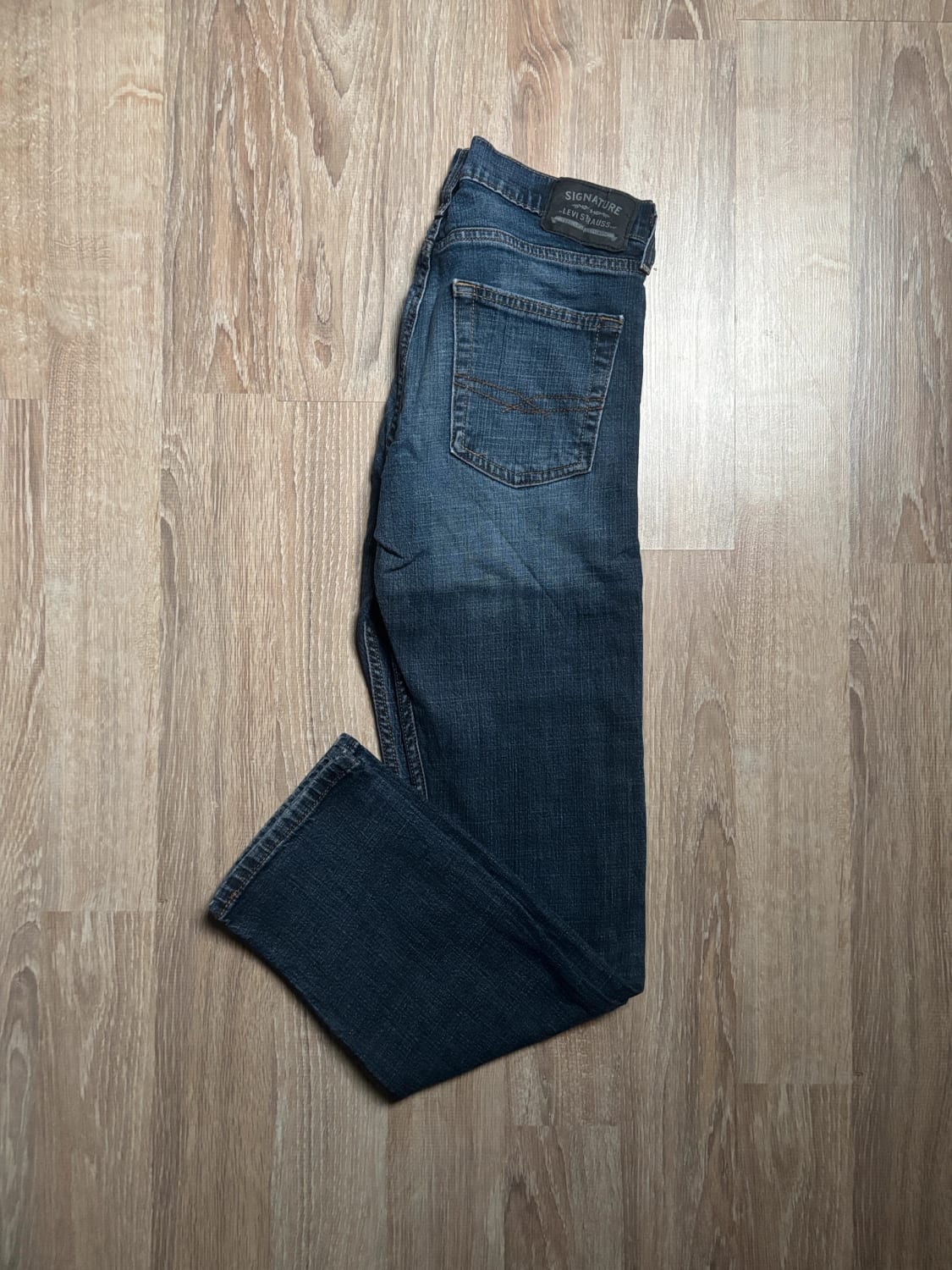 đź›’Jean Levi's W29 L30đź›’