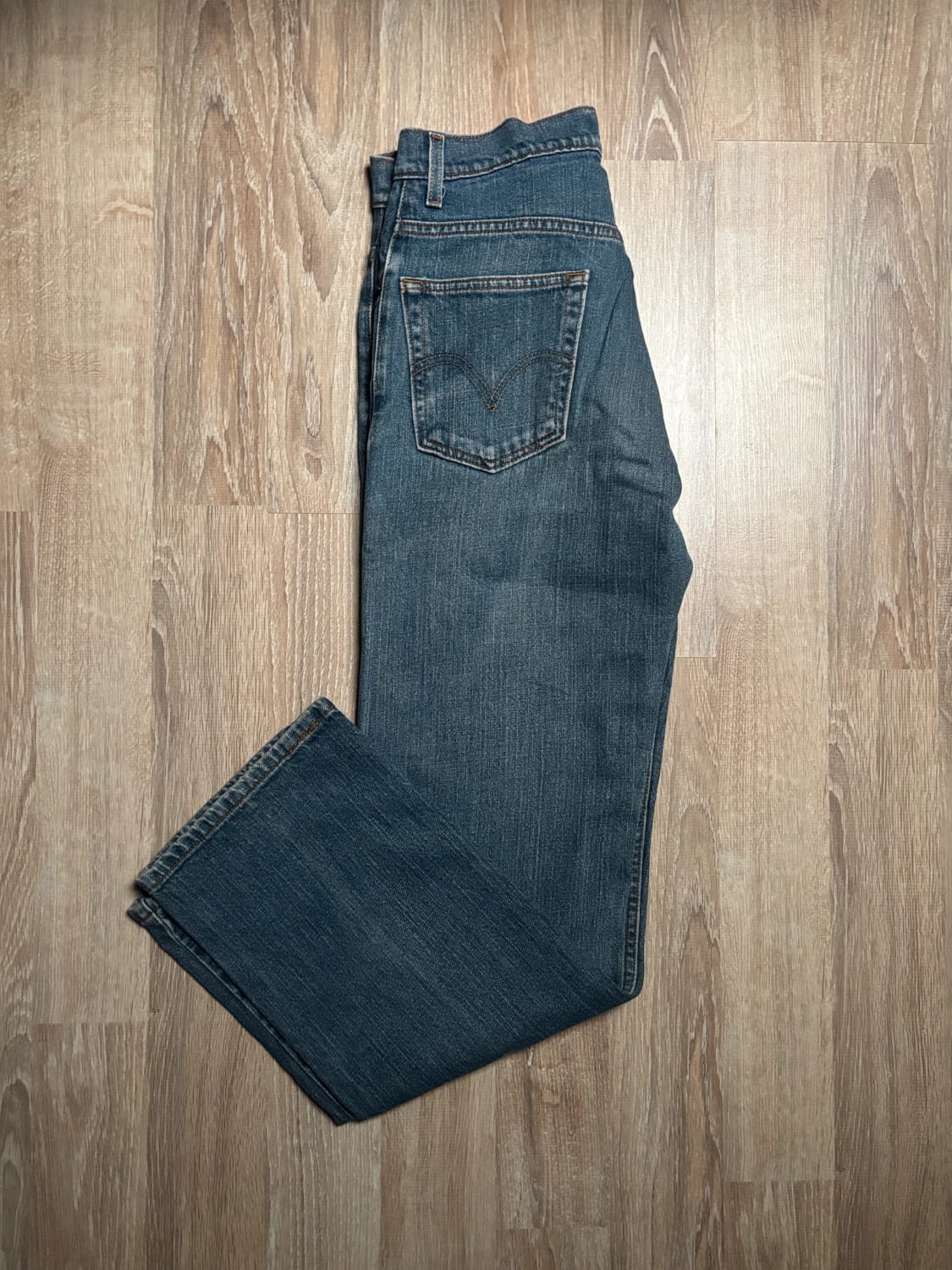 đź›’Jean Levi's 559 W30 L32đź›’