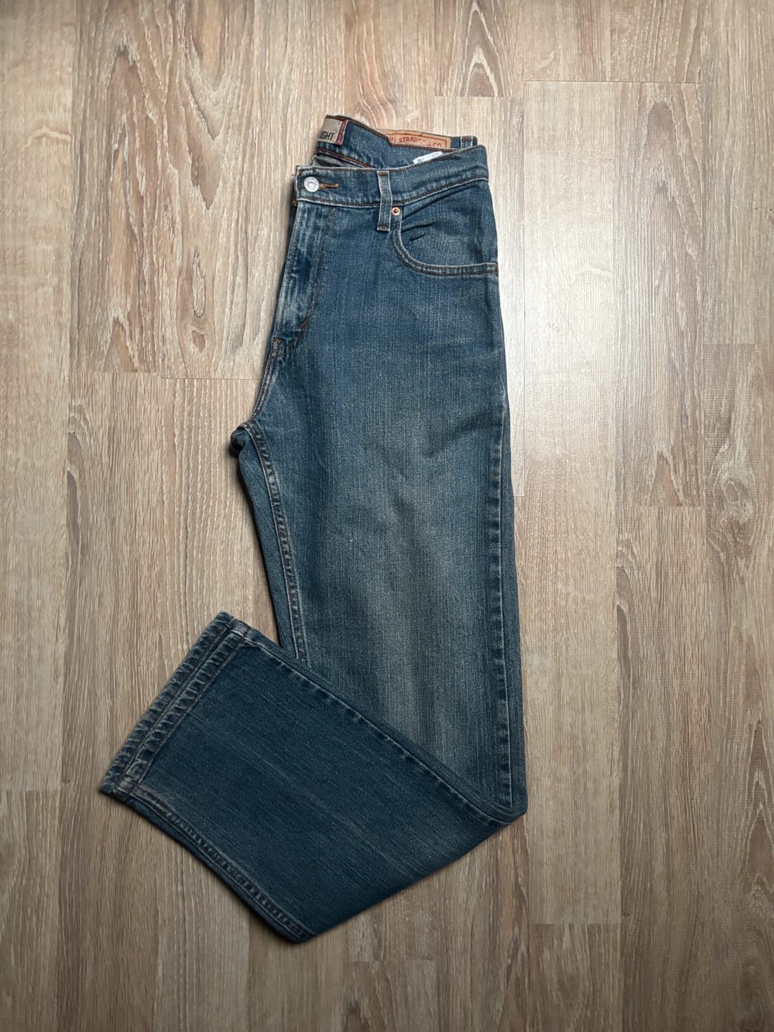 đź›’Jean Levi's 559 W30 L32đź›’