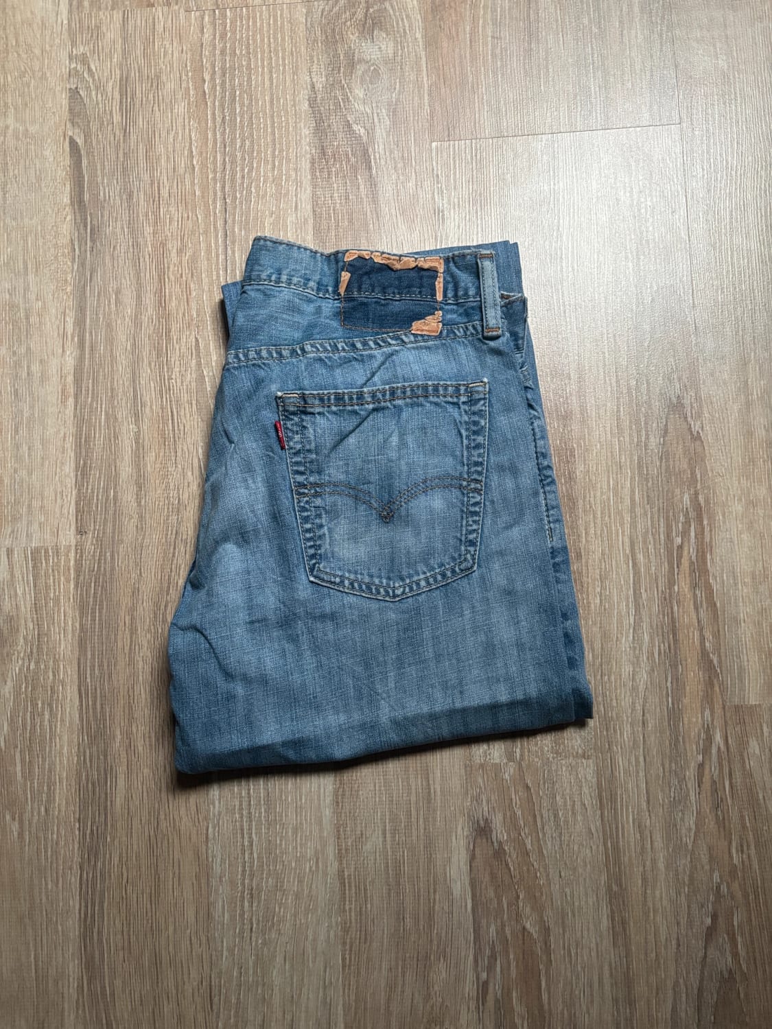 đź›’Jean Levi's W34 L32đź›’