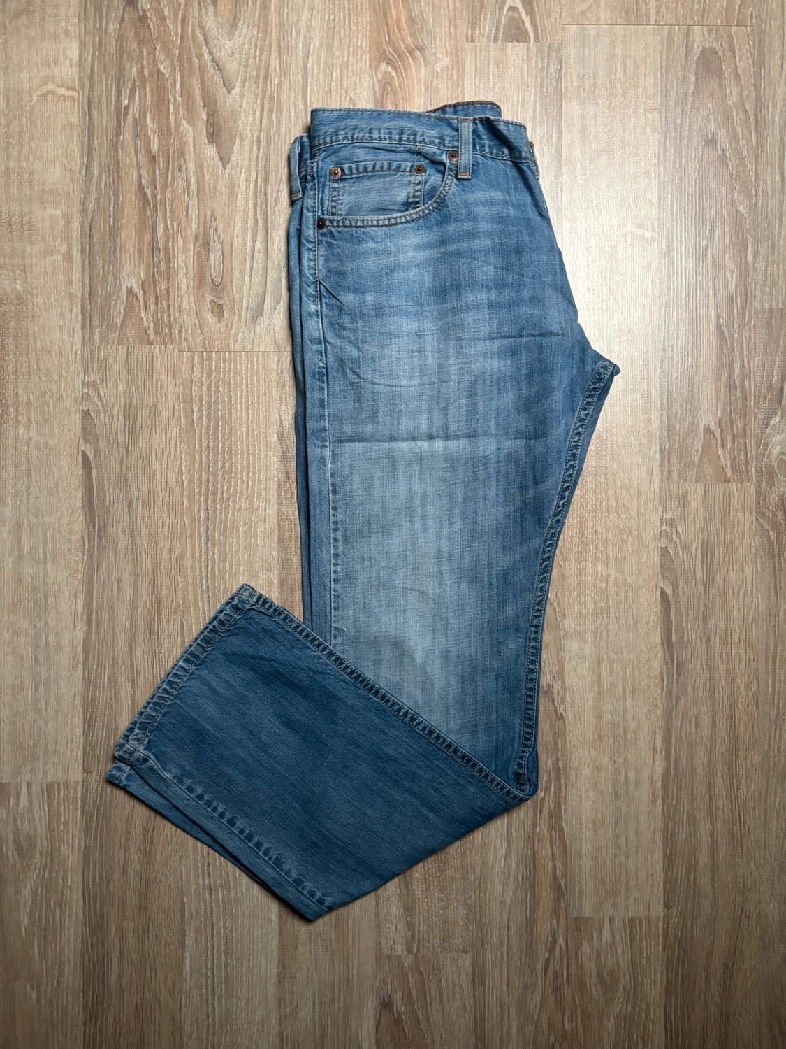 đź›’Jean Levi's W34 L32đź›’