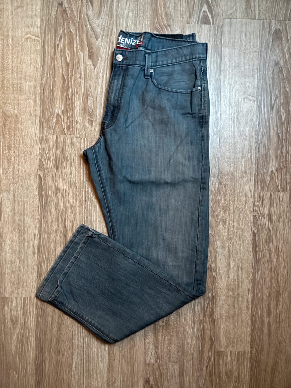 đź›’Jean Levi's W36 L30đź›’