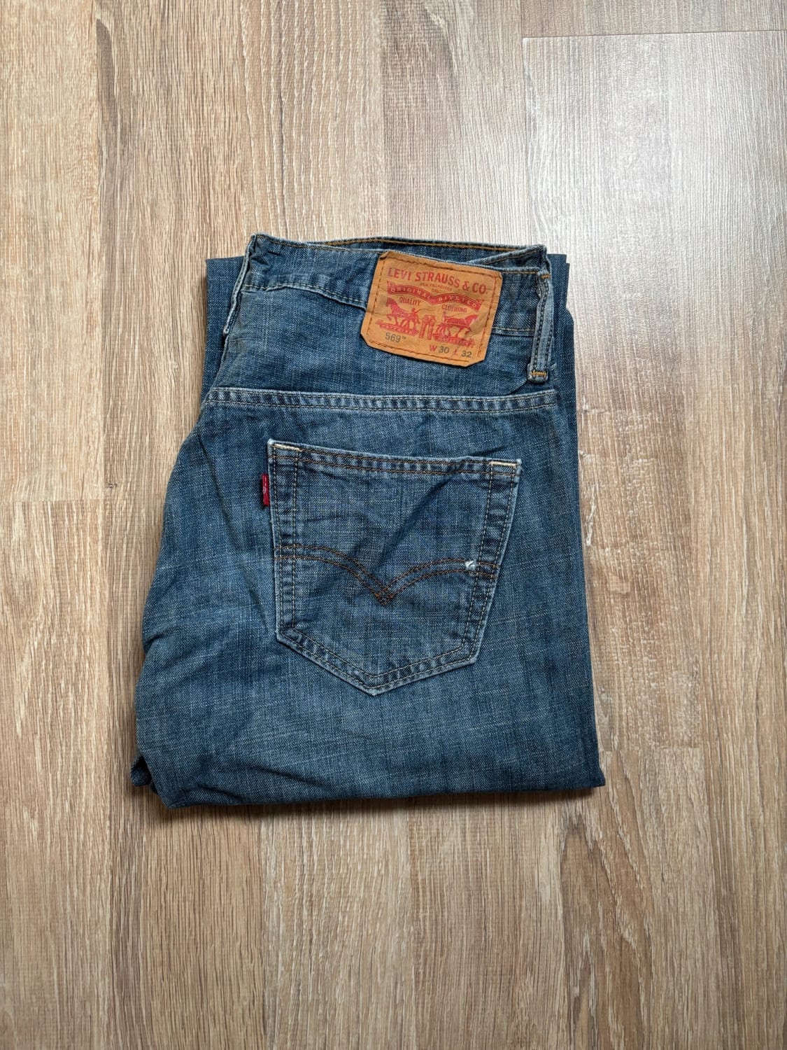 đź›’Jean Levi's 569 W30 L32đź›’