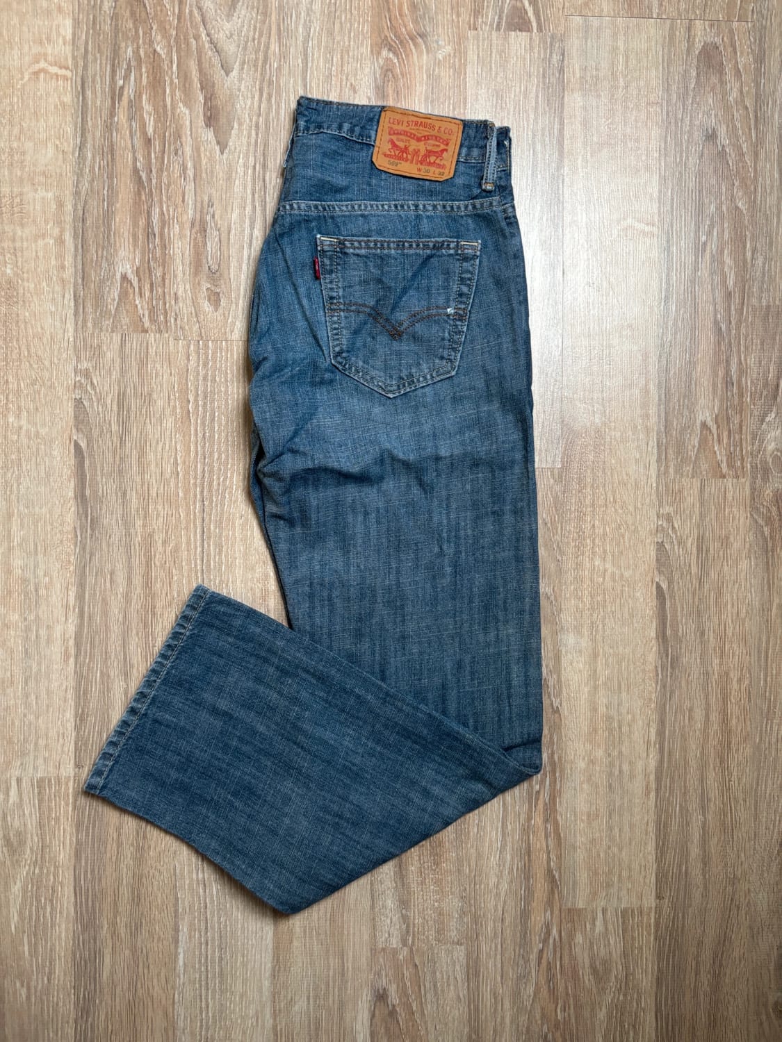 đź›’Jean Levi's 569 W30 L32đź›’