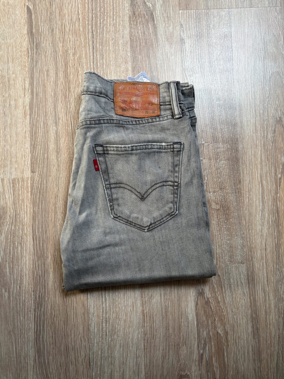 đź›’Jean Levi's 541 W29 L32đź›’