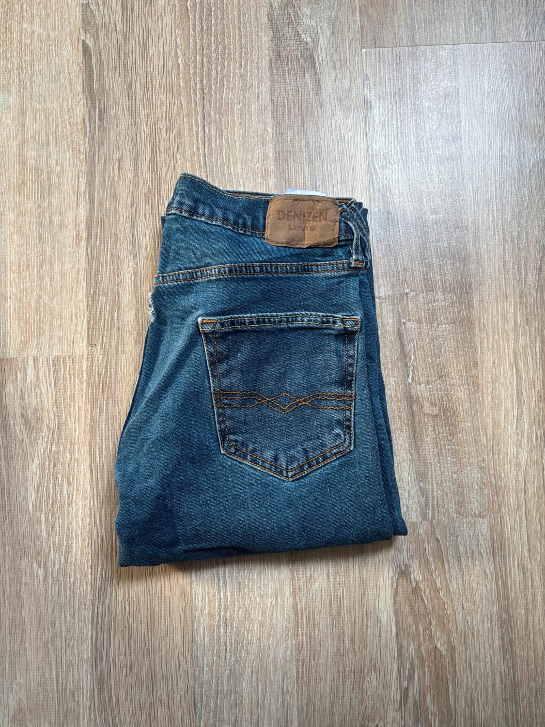 đź›’Jean Levi's W30 L30đź›’