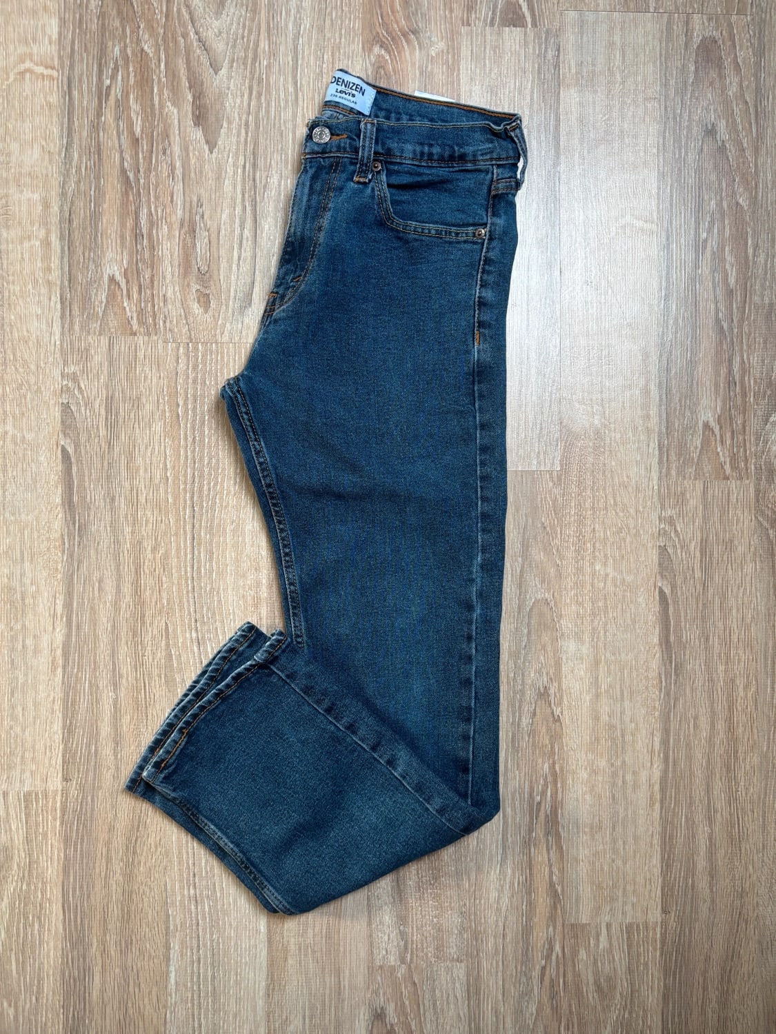 đź›’Jean Levi's W30 L30đź›’