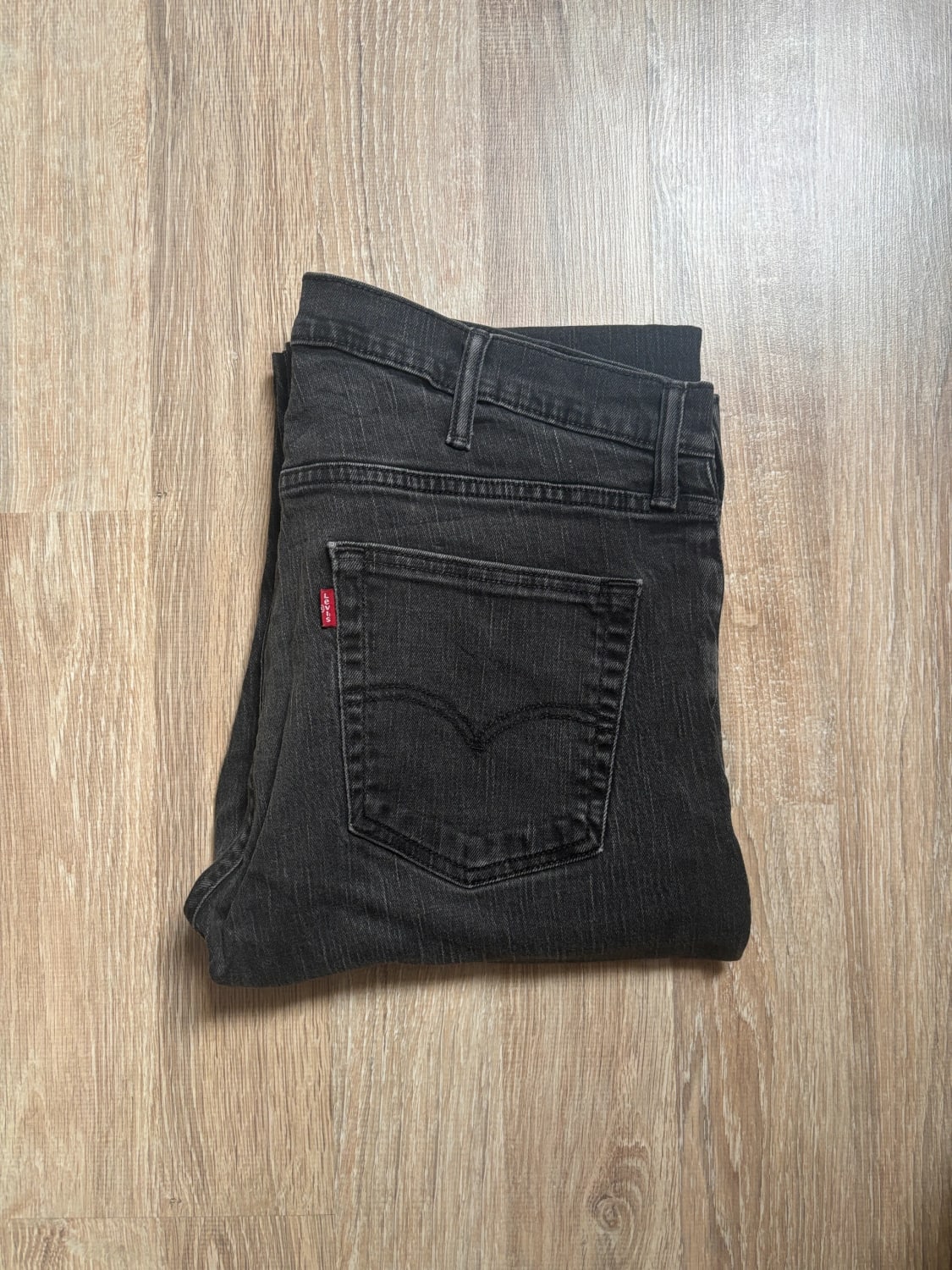 đź›’Jean Levi's W38 L30đź›’