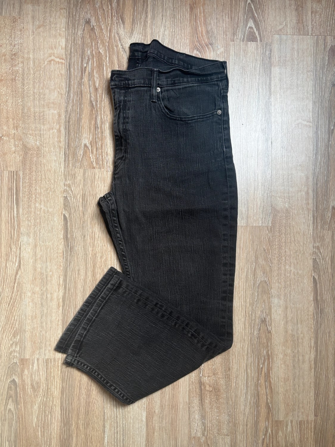 đź›’Jean Levi's W38 L30đź›’