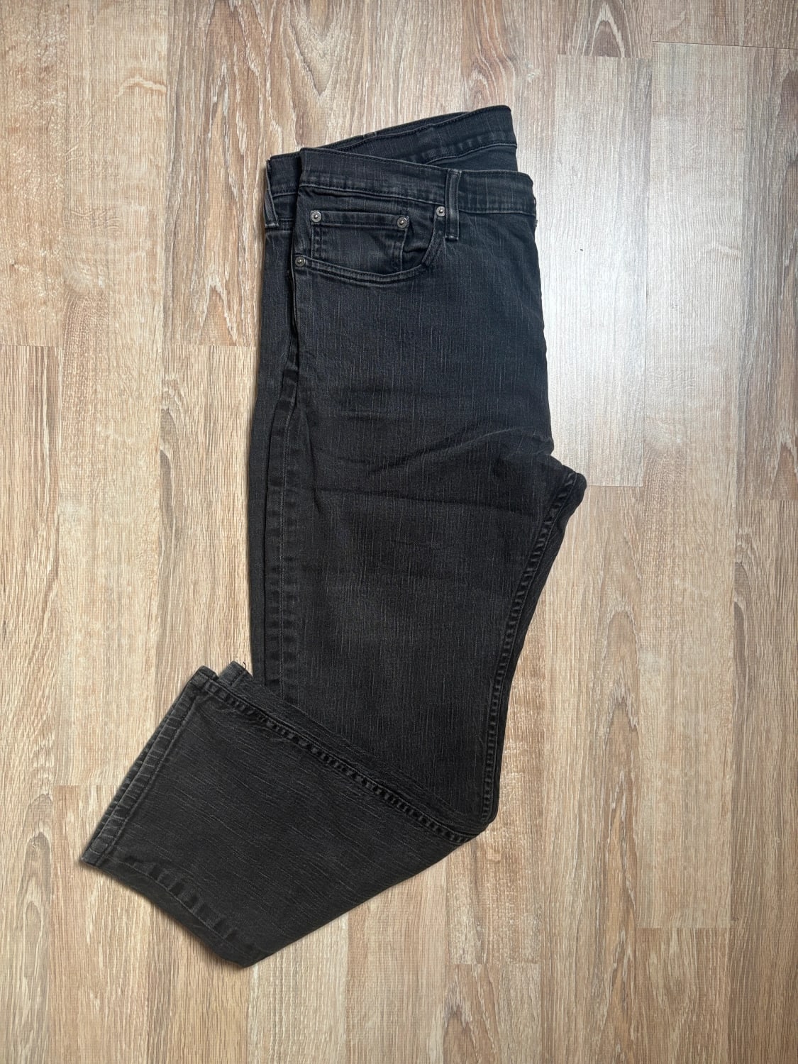 đź›’Jean Levi's W38 L30đź›’