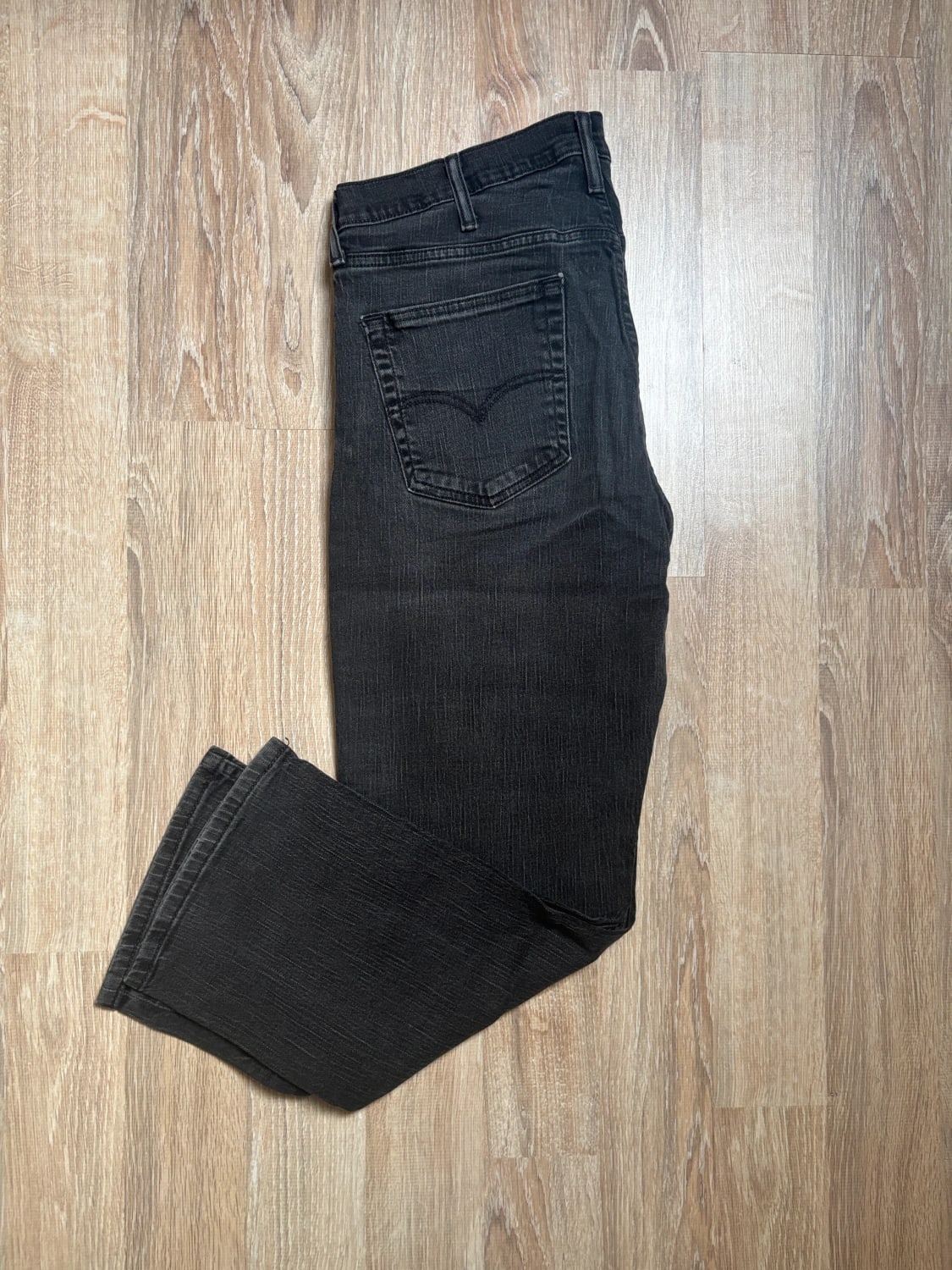 đź›’Jean Levi's W38 L30đź›’