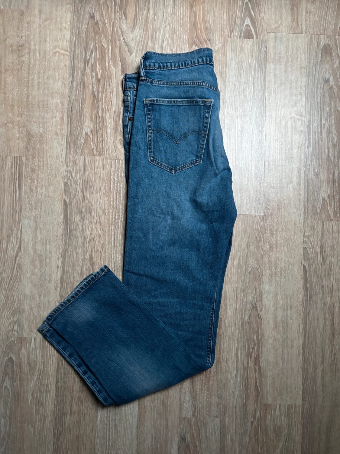 đź›’Jean Levi's W32 L34đź›’