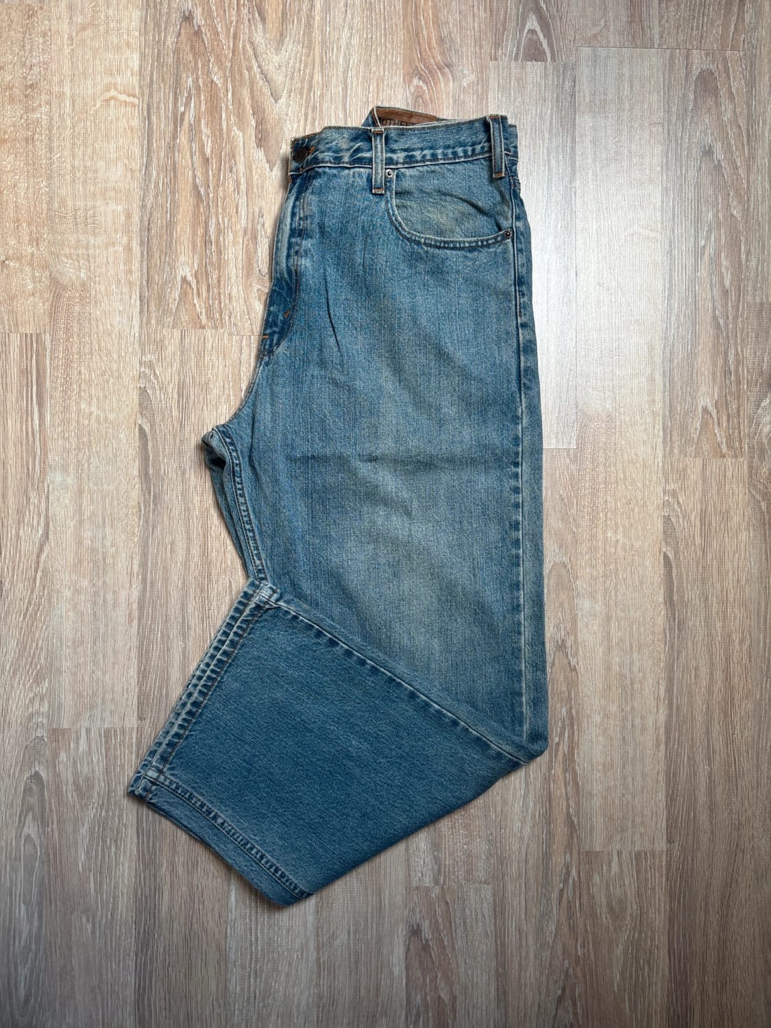 đź›’Jean Levi's W36 L30đź›’