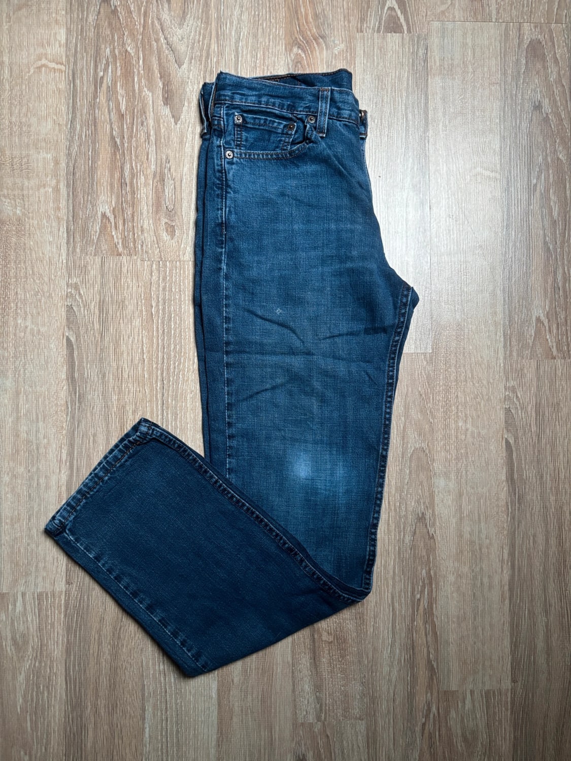 đź›’Jean Levi's 514 W30 L32đź›’