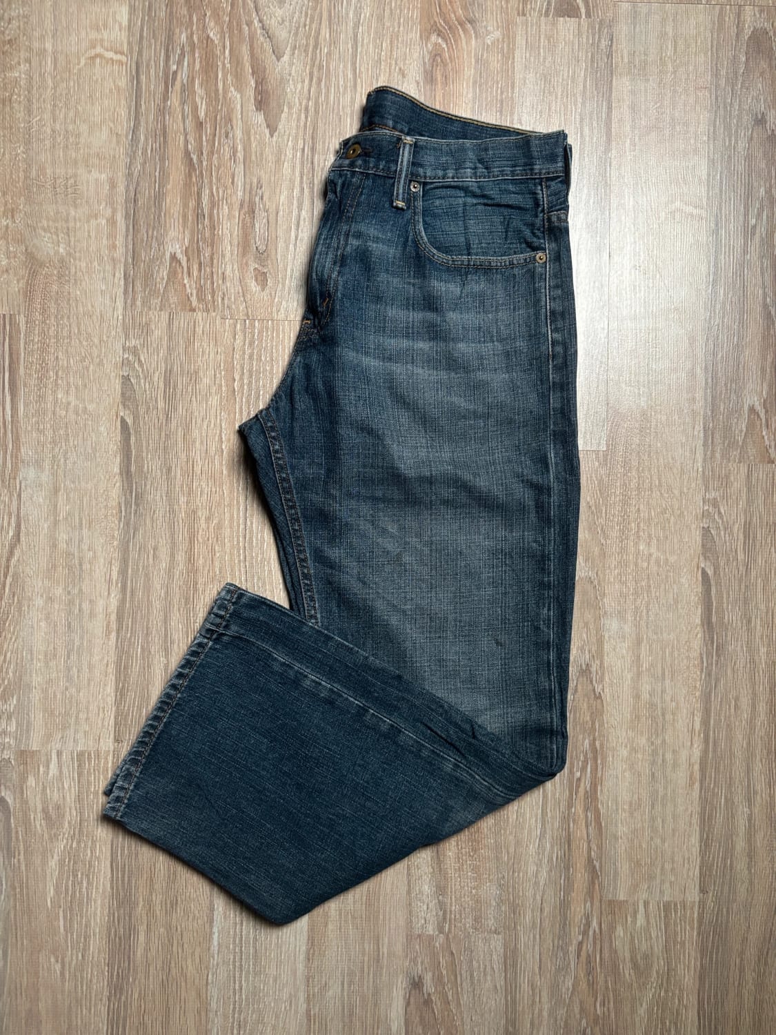 đź›’Jean Levi's 559 W33 L30đź›’