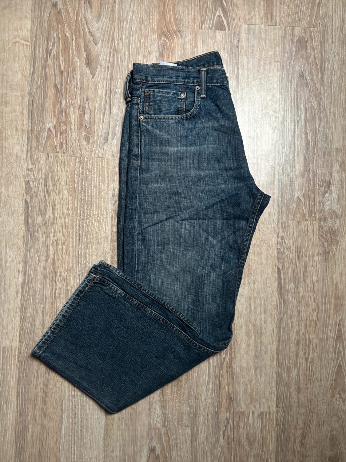 đź›’Jean Levi's 559 W33 L30đź›’