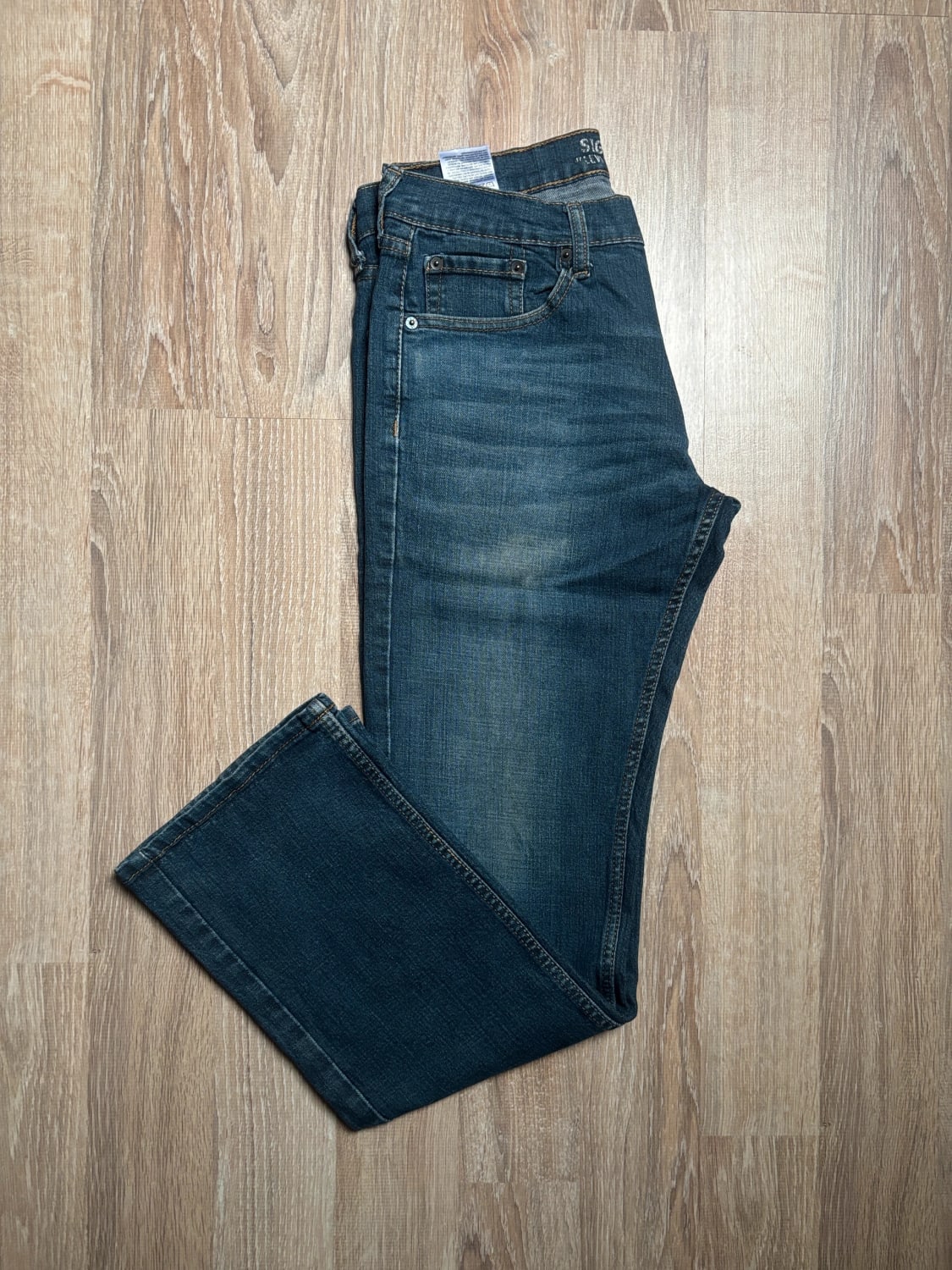 đź›’Jean Levi's W30 L32đź›’
