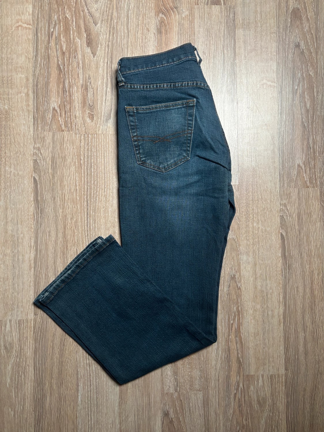 đź›’Jean Levi's W30 L32đź›’