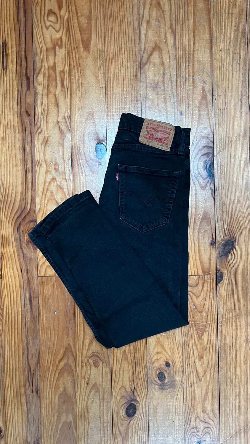 đź›’Jean Levi's 502 W28 L30đź›’