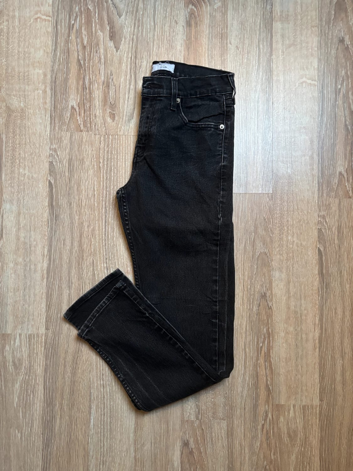 đź›’Jean Levi's W29 L30đź›’